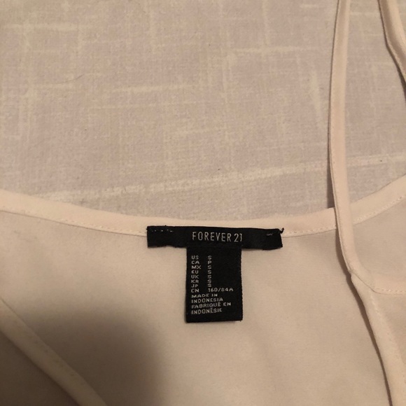 white tank top - excellent condition !! - Picture 3 of 3